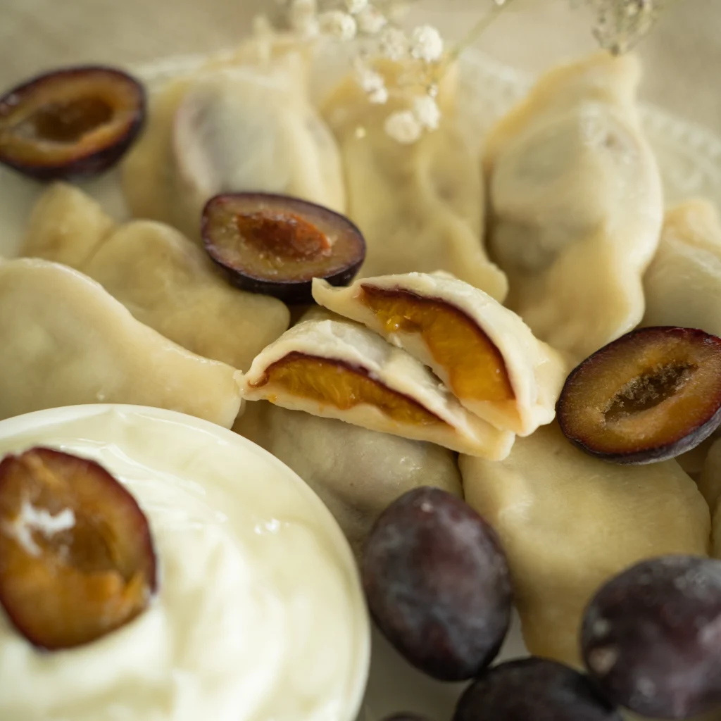 Pierogi ze śliwkami